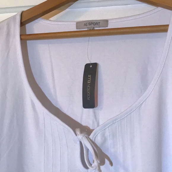 Beautiful white top - Picture 2 of 4